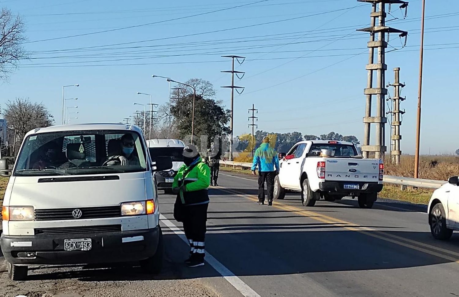 Operativo municipal y de fuerzas de seguridad para controlar el transporte de los alimentos que ingresan a la ciudad