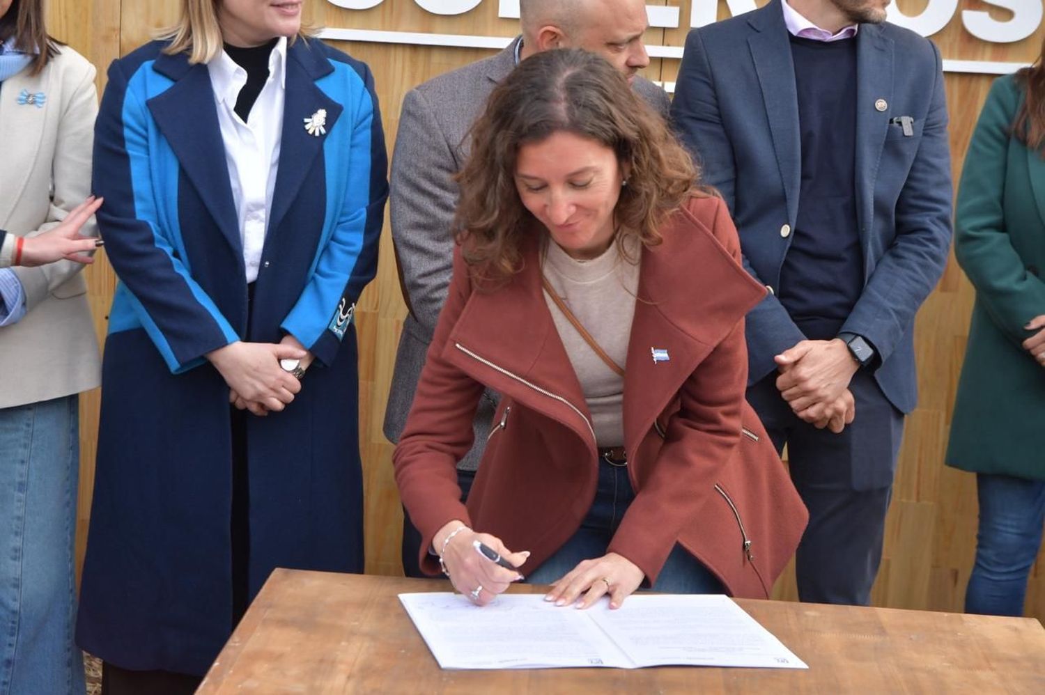 La senadora departamental en el momento de la firma de convenios en la ExpoVenado.