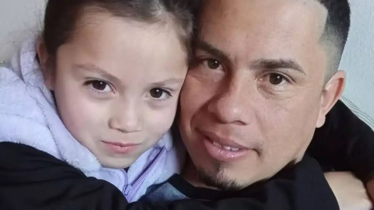 Gómez reconoció que la vida le puso un propósito que nunca quiso, pero que ahora se siente “muy tranquilo” al ver que se logró este cambio legal. En cuanto al juicio, señaló que la única forma de buscar justicia por Kim es confiar en que el proceso llevará a una condena significativa para el principal acusado.