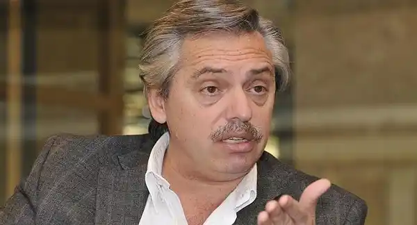 Escracharon a Alberto Fernández en un restaurante de Puerto Madero