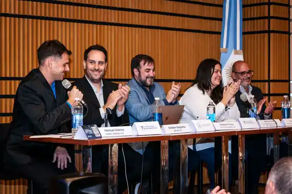 “El sector crece, pero la mitad de mitad de los trabajadores informáticos gana menos de 120 mil pesos”