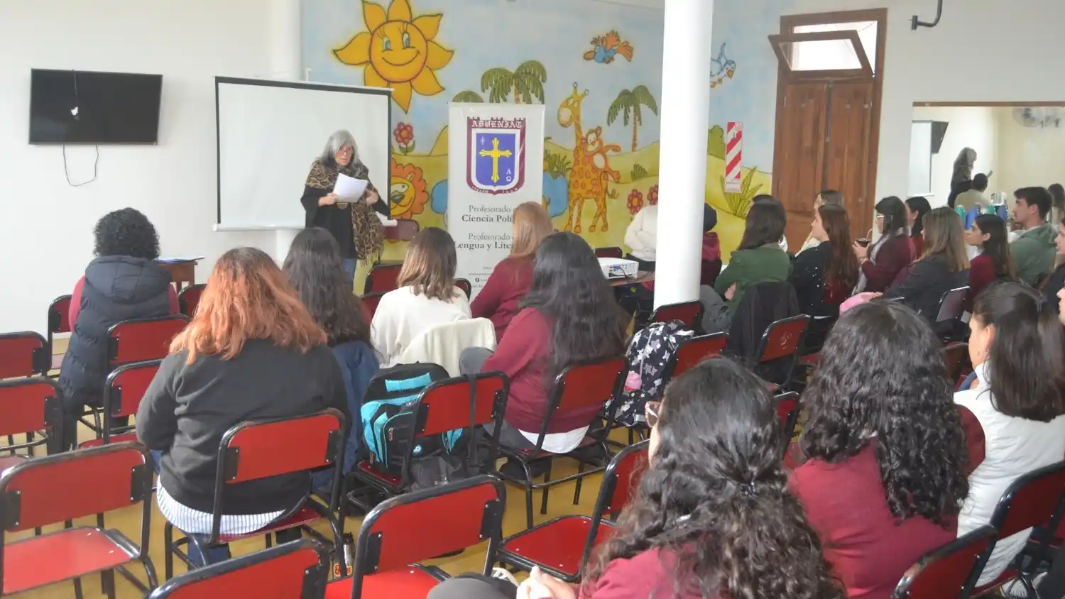 “La escuela no puede sola”: entrevista con Sandra Nicastro