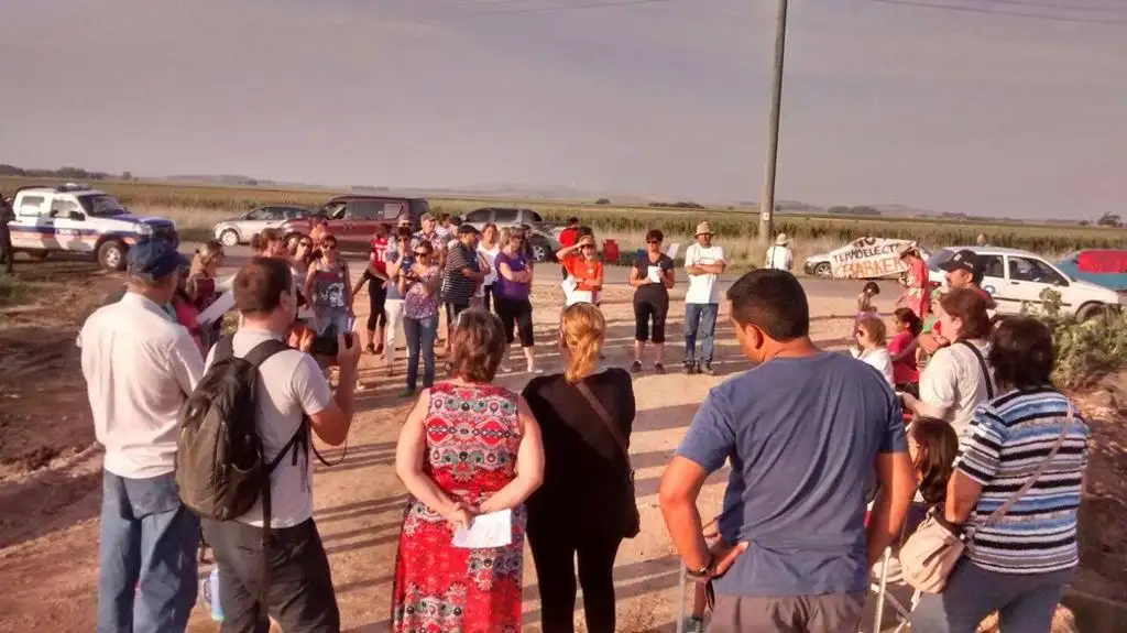 Preocupados por la salud, vecinos luchan contra la termoeléctrica en Barker