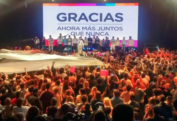 Festejos en el búnker de Cambiemos: "Macri va a gobernar para todos"