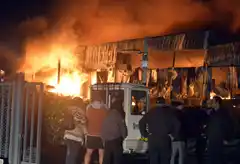 Impactantes imágenes del incendio en la planta de Cagnoli