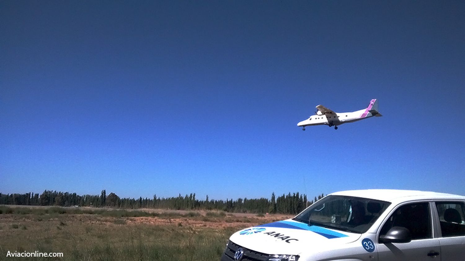 [Foto de la semana] Dornier Do-228-201 de American Jet aterrizando en Neuquén, por @juansazn