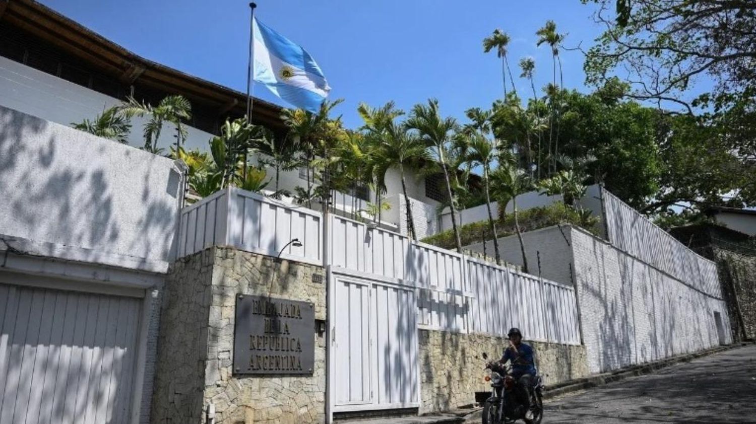 «Venezuela está obligada a respetar y proteger» la embajada de Argentina: EL RECORDATORIO DE BRASIL EN LA OEA (Video)