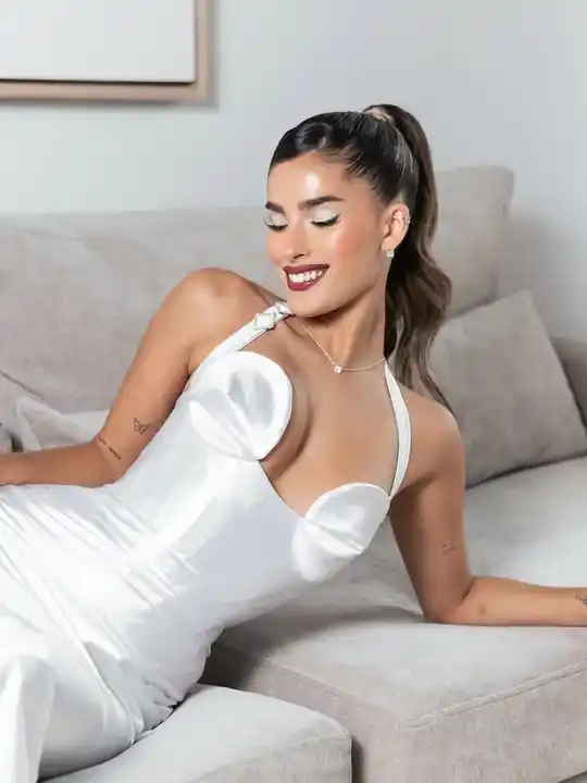 Julieta Poggio explicó su relación abierta y reveló para qué la usa realmente