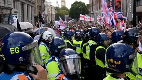 Protesta masiva en Londres termina con nueve detenidos
