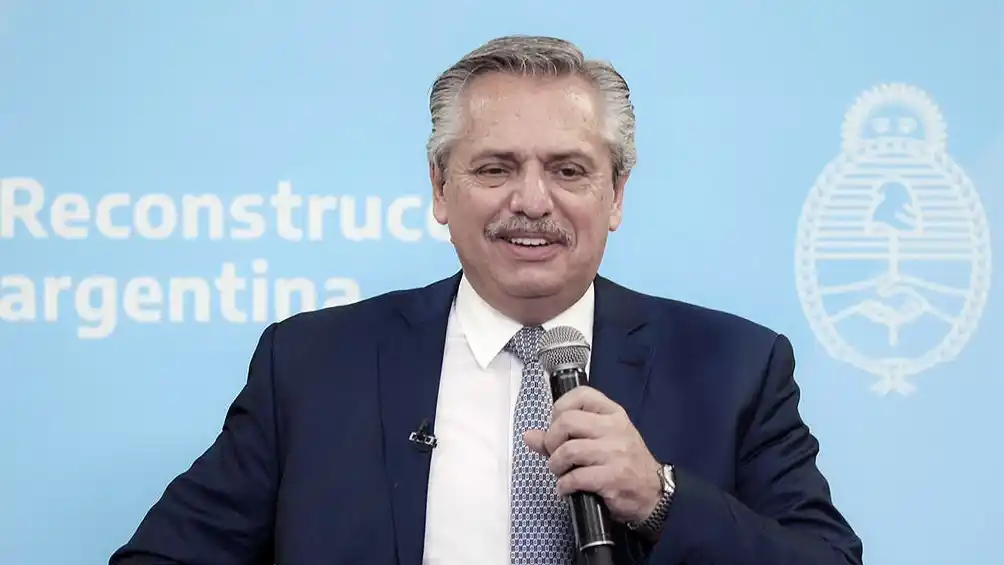 El presidente aseguró que “en marzo” se iniciarán las clases presenciales en las escuelas