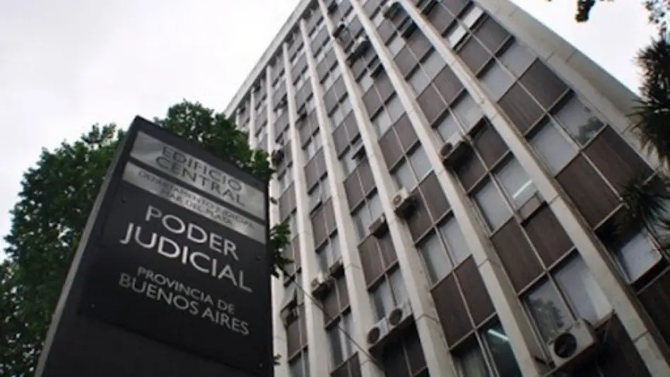"Sería imposible cumplir con las medidas de cuidado amontonando personal en los edificios como están hoy"
