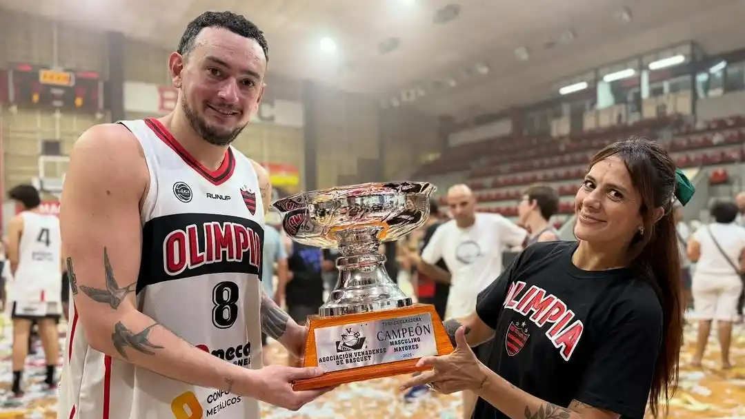 Facundo Varela logró el tricampeonato con Olimpia Basketball Club de Venado Tuerto
