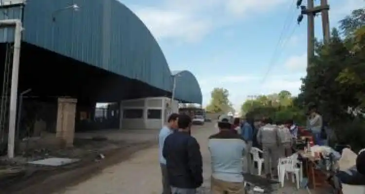 Continúa la medida de fuerza en Celupaper