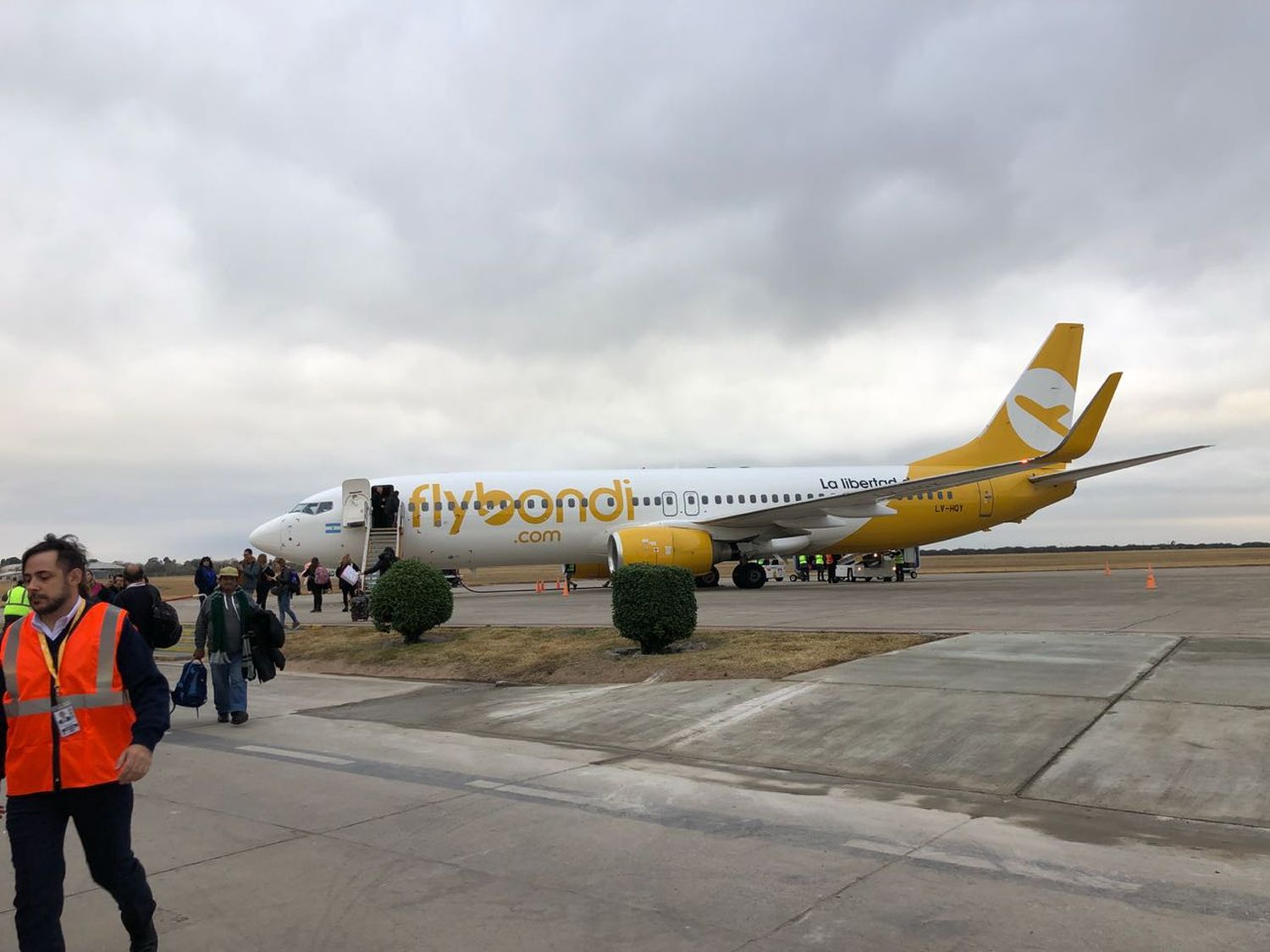 La era low cost llegó a Santiago del Estero: Flybondi inauguró sus vuelos desde El Palomar