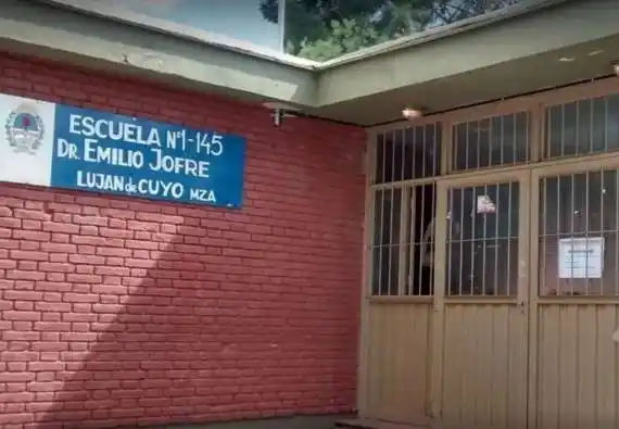 Mendoza: más de 130 alumnos de una escuela se intoxicaron y se suspendieron las clases