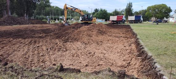 Comenzó a construirse el playón deportivo de Cerro Leones
