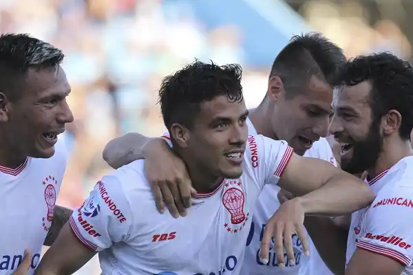 Huracán sigue de racha: ganó en Córdoba y sube