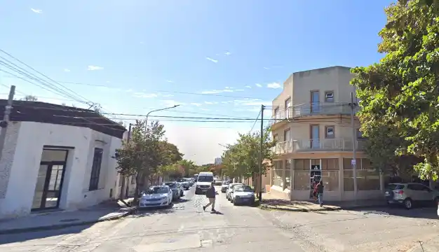 Vista actual de la esquina de Mitre y 4 de abril.