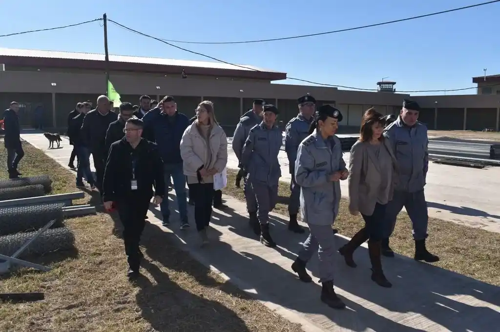 La ministra Patricia Bullrich recorrió las instalaciones y brindó precisiones sobre los plazos de obra.