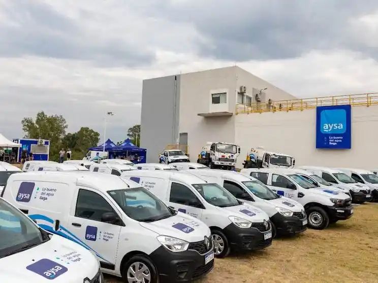 De acuerdo con el procedimiento aprobado, el resto de las acciones será ofertado en bolsas y mercados nacionales.