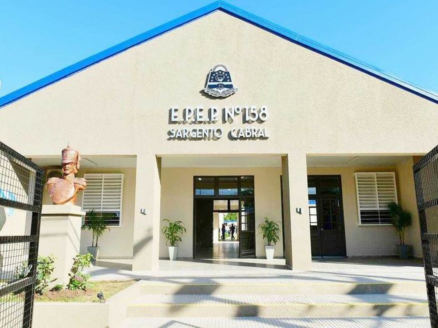 Aráoz destacó la equidad territorial materializada
con la inauguración de la EPEP N.º 158