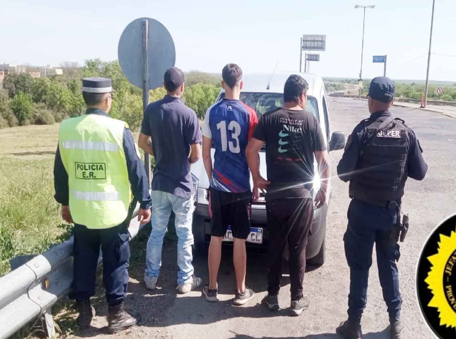 Detienen a tres hombres por iniciar un foco de incendio en la zona de islas