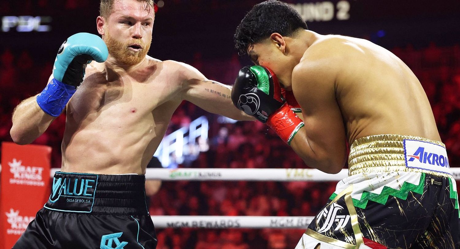 Canelo Álvarez mantuvo el reinado absoluto de los supermedianos