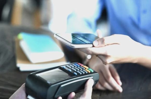 Fallas en pagos y transferencias por caída de Amazon Web Services