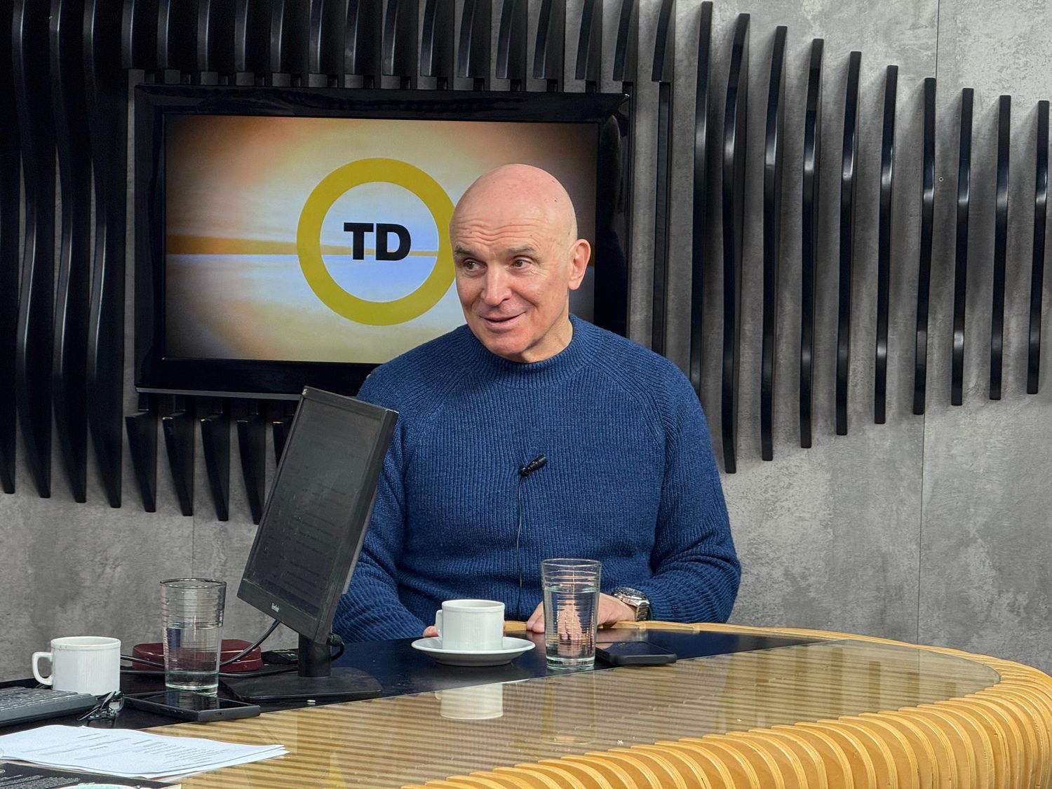 José Luis Espert estuvo en Tandil y visitó los estudios de El Eco