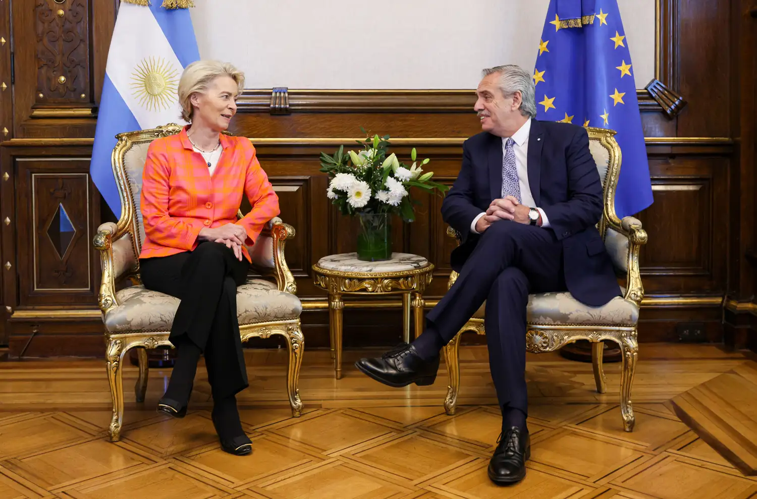 Alberto Fernández y la titular de la Comisión Europea, Úrsula von der Leyen brindaron una declaración conjunta a la prensa.