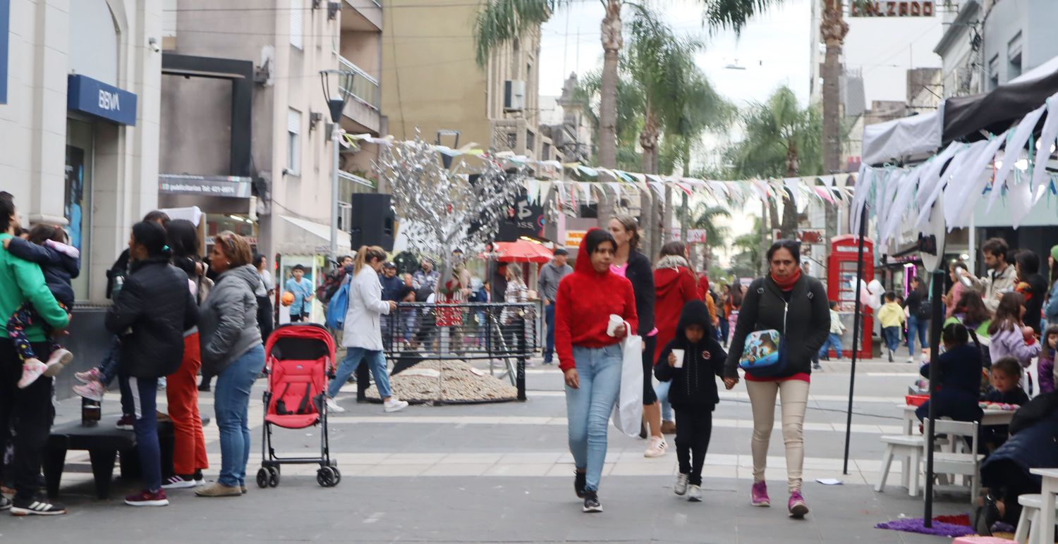 Comienza la prueba piloto de horarios comerciales en la zona céntrica