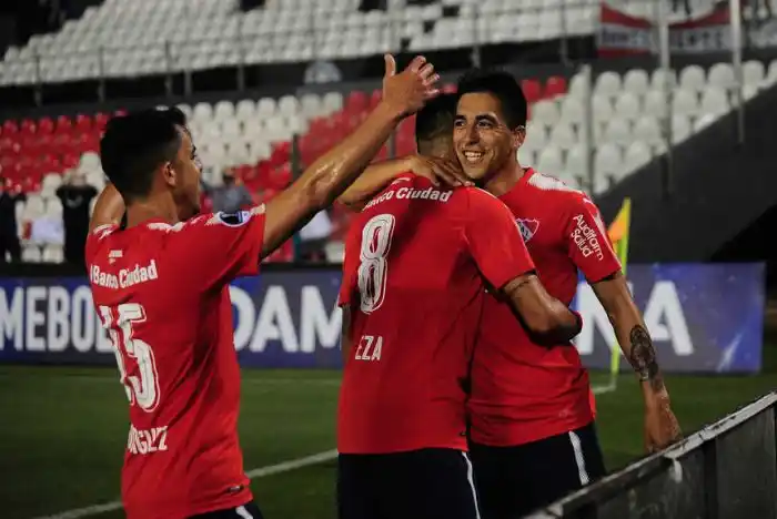 Independiente goleó a Nacional en Asunción