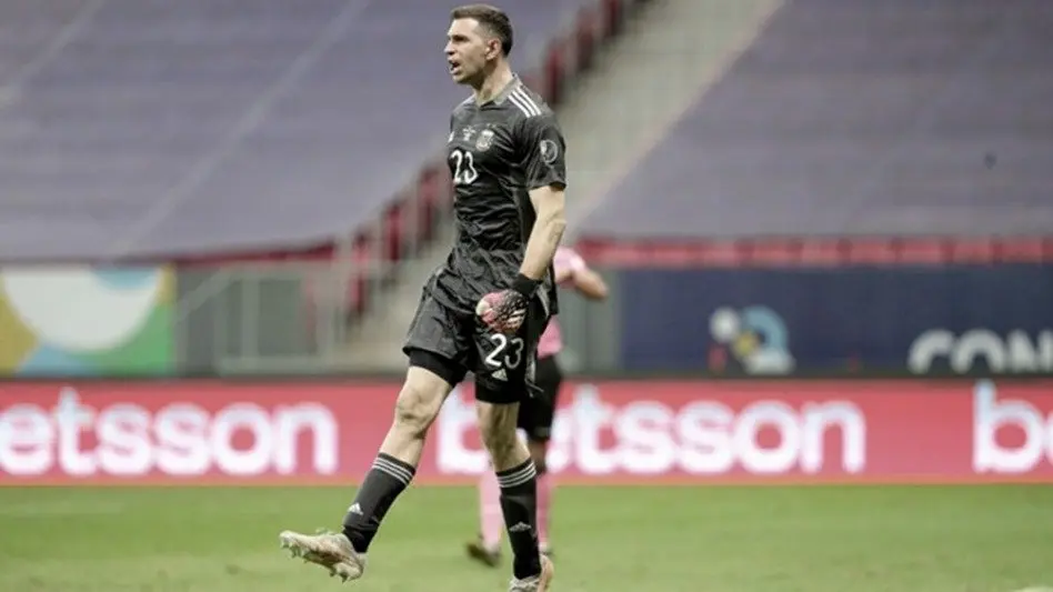 Emiliano Martínez, de "tapado" a titular indiscutido del arco argentino