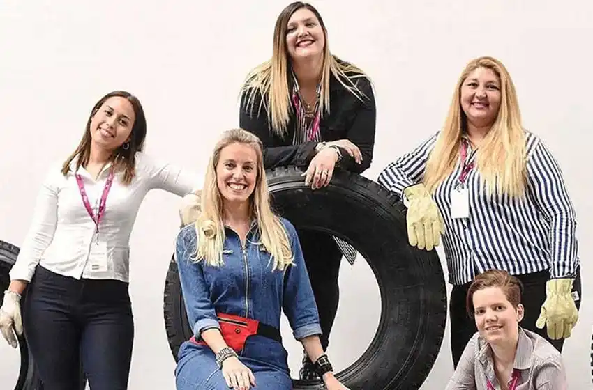 Son rosarinas, se graduaron de gomeras y buscan desterrar el machismo en los talleres