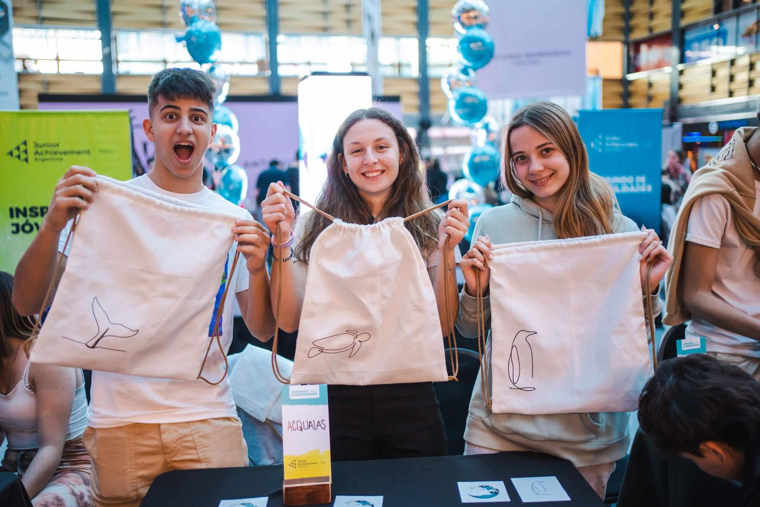 Abre la convocatoria a becas para escuelas que quieran participar del programa educativo ‘Aprender a Emprender 2023’