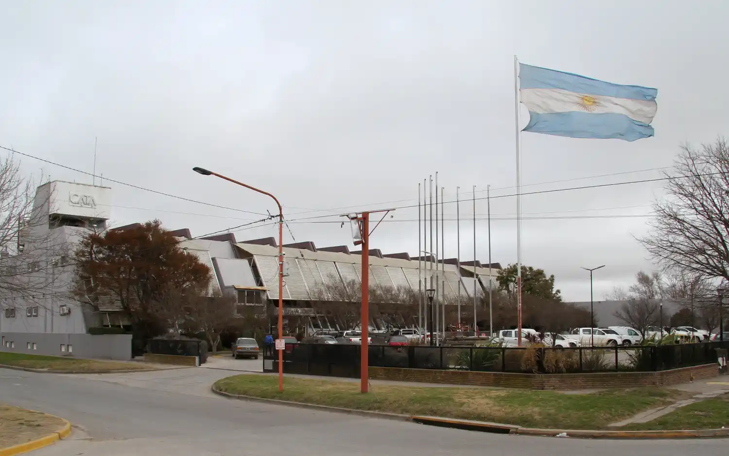 La sede central de la Cooperativa Agraria. En parte de las instalaciones funciona el supermercado