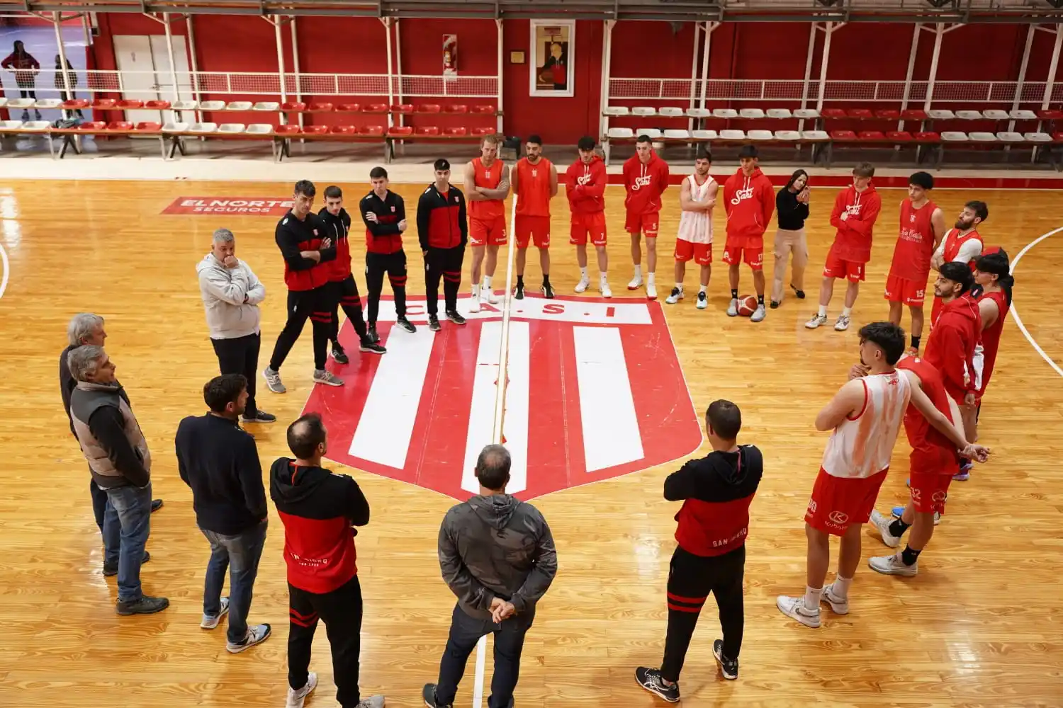 El "santo" regresó a los trabajos.