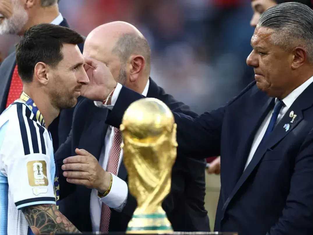 Tapia pidió sanciones a los que difundieron falsas teorías sobre la derrota en la final del Mundial y defendió a los jugadores y cuerpo técnico. Foto:Reuters