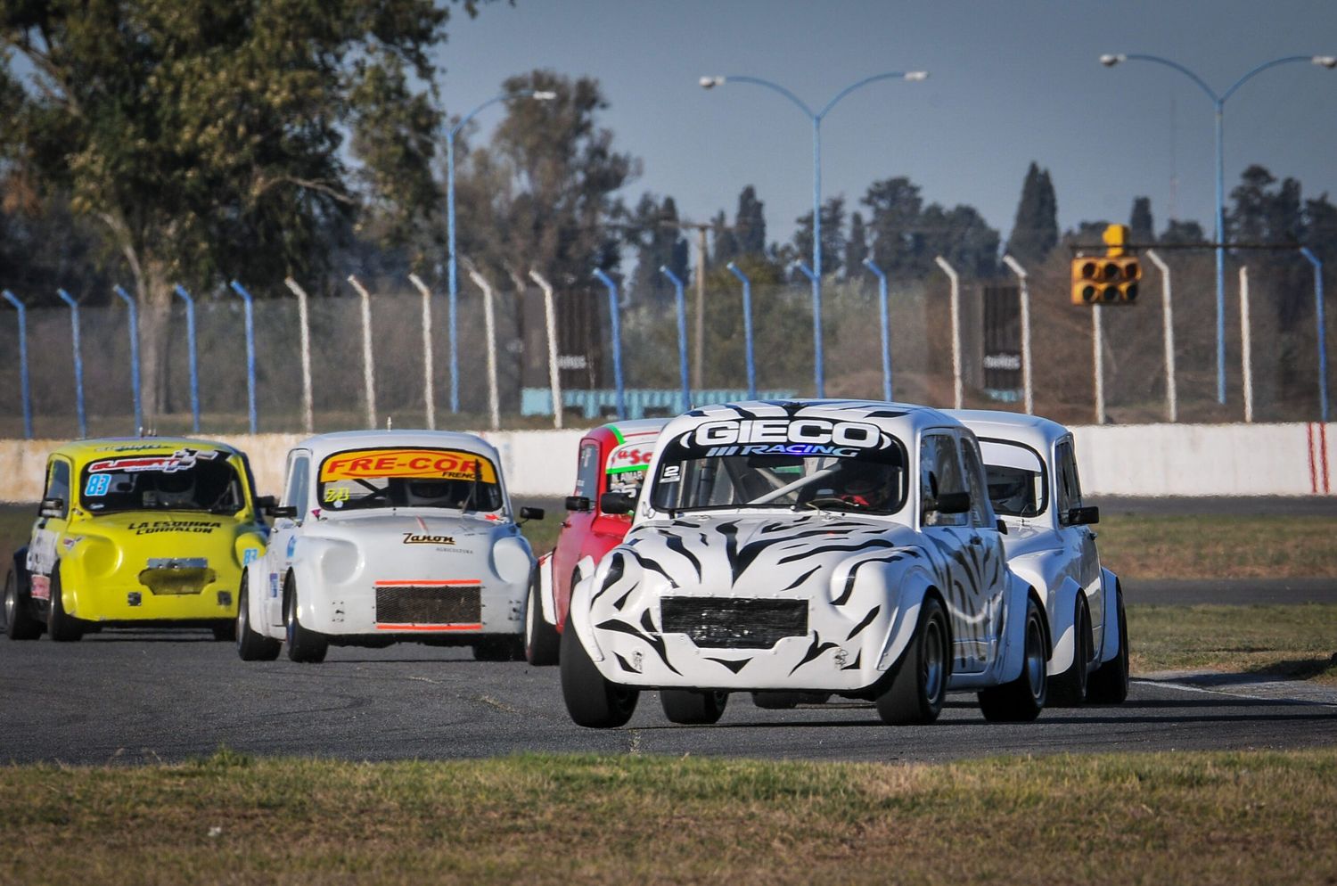 Con este triunfo, el piloto de Frontera se coloca como líder de la Copa Nuevo Car Show.