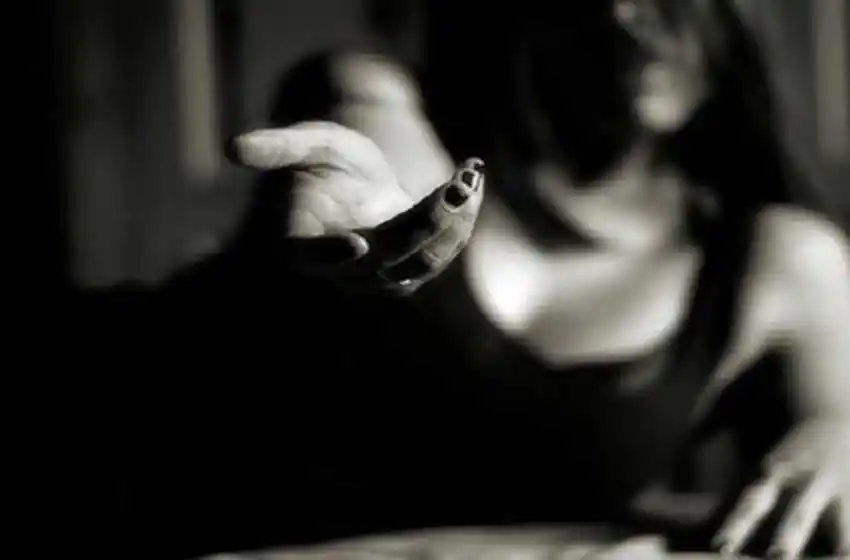 Un hombre fue víctima de dos ‘viudas negras’: lo drogaron y le desvalijaron la casa