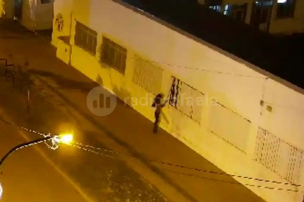 Detuvieron a un hombre por causar daños en el CIC del barrio Zazpe