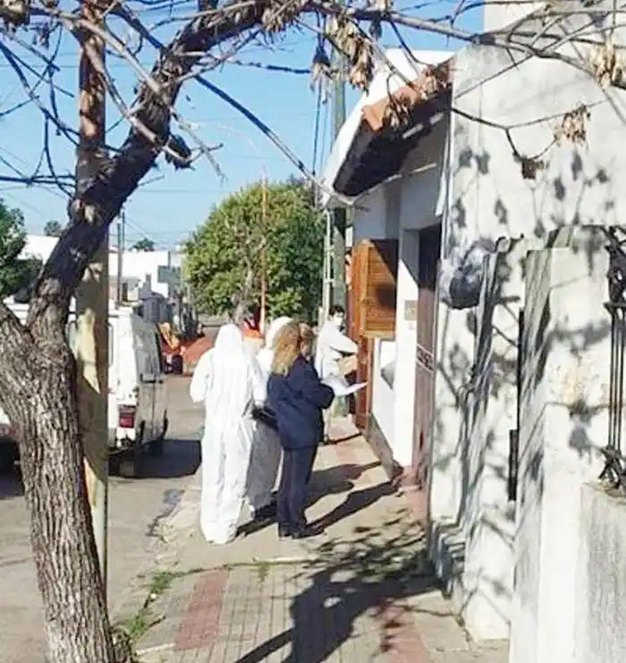 Continúan las tareas de  fumigación y desinfección  en los barrios