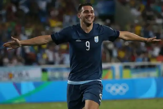 Argentina, con lo justo, derrotó a Argelia