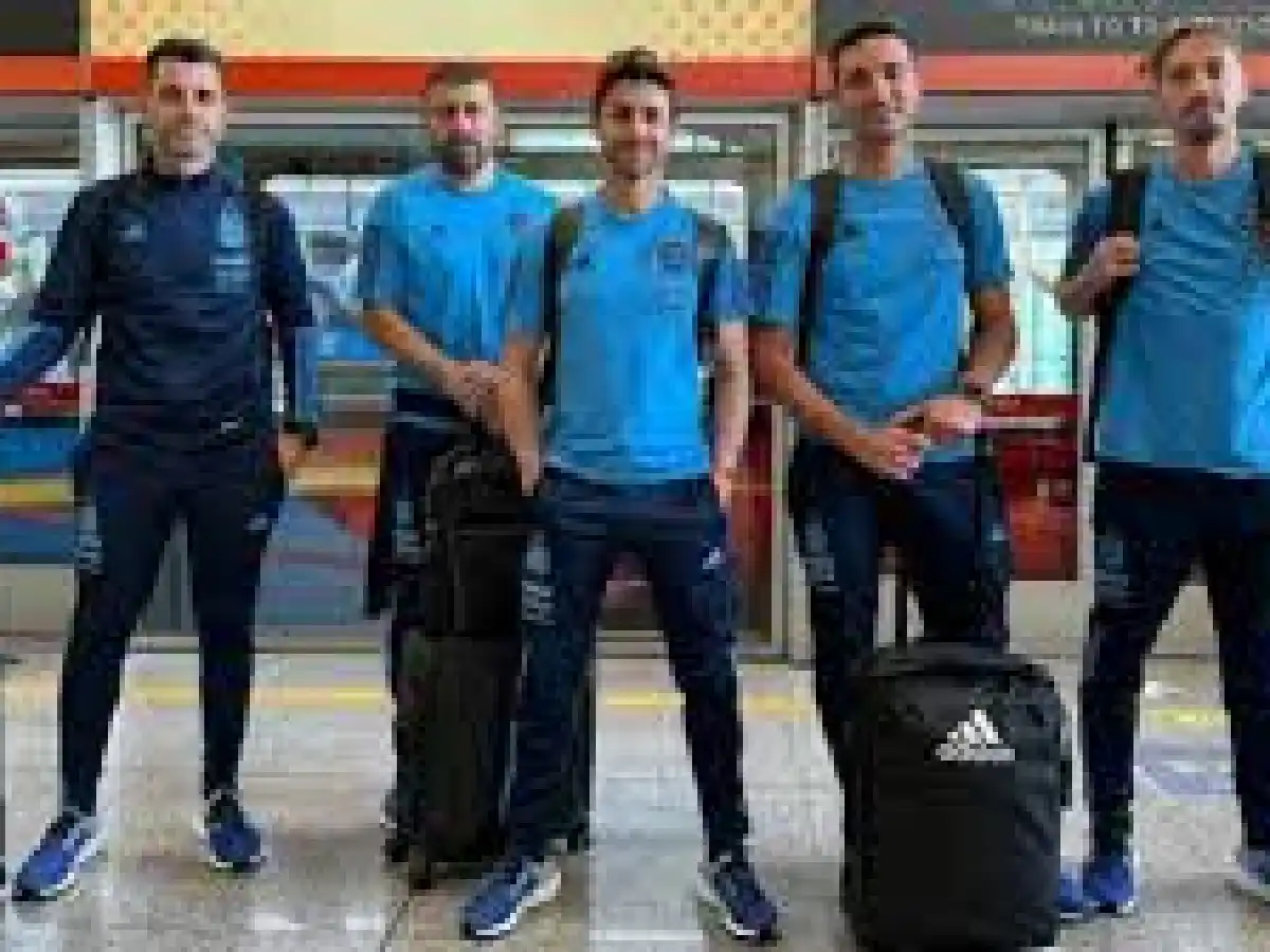 Scaloni y parte de su cuerpo técnico llegaron a China para los amistosos de la Selección