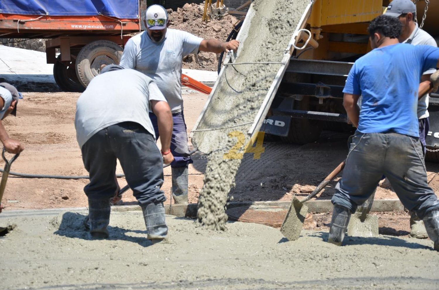 Desde el gobierno municipal se apunta a sostener el ritmo de una cuadra pavimentada por semana durante 2022 