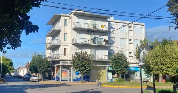 Bomberos voluntarios rescataron a una persona atrapada en un ascensor
