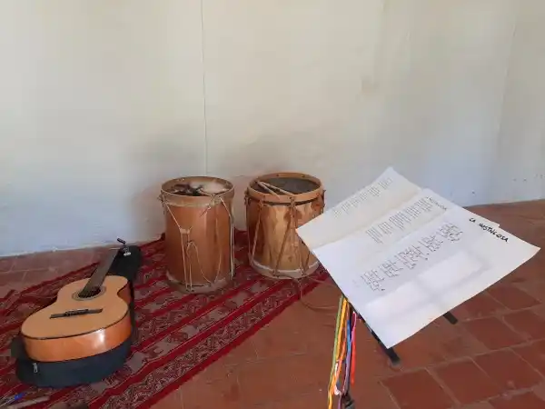Comienzan las clases individuales de canto y guitarra en el Museo Pampeano