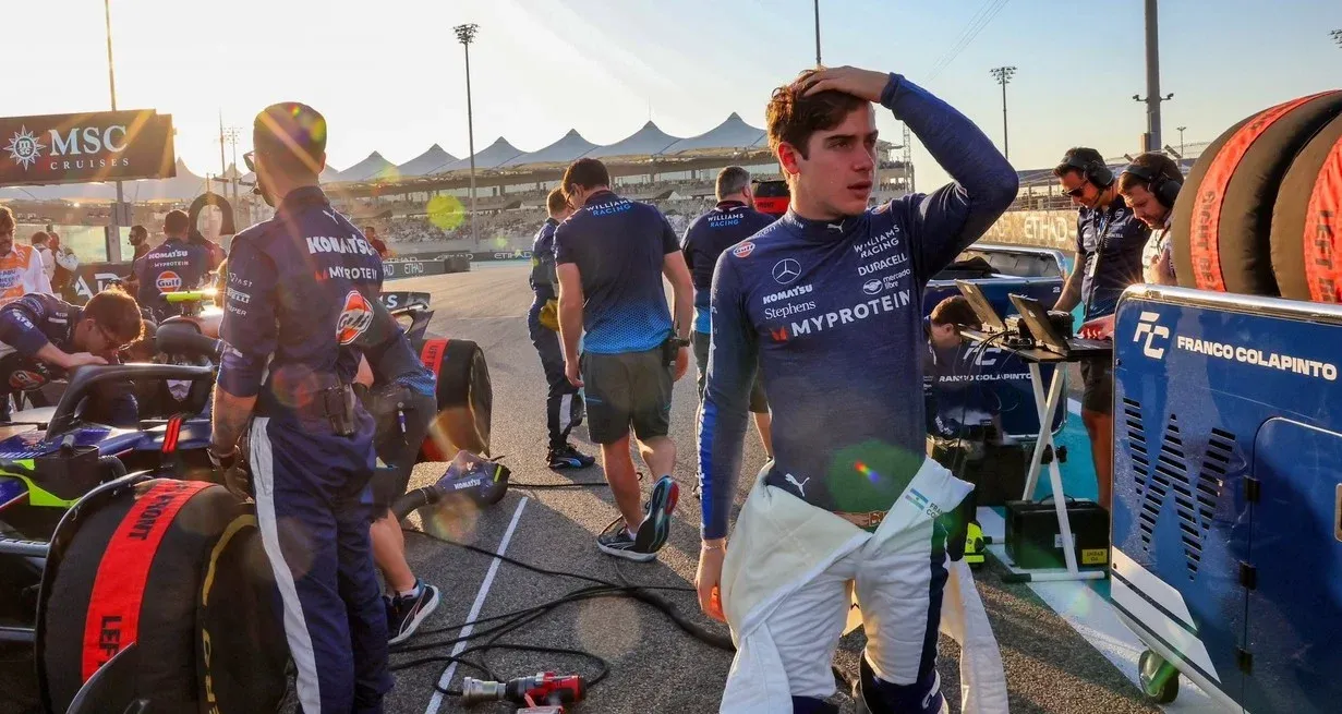 Un domingo que parecía ser positivo se terminó por complicar tras el toque de Piastri, dejando al piloto argentino con las manos vacías y arruinando su última carrera en Fórmula 1.