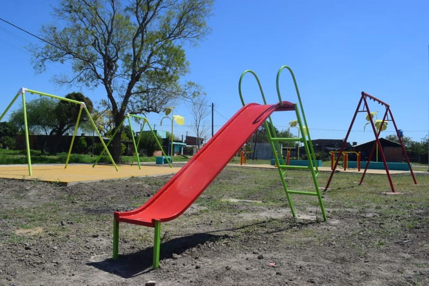 Plaza y playón deportivo del barrio Lujan se encuentra en su etapa final