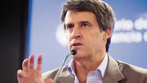 Tras el acuerdo con los buitres, Prat-Gay aspira colocar bonos por u$s 15.000 millones